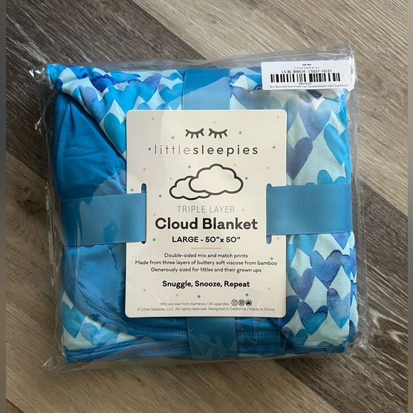 Little Sleepies Blue Watercolor Hearts Cloud Blanket - Picture 2 of 2
